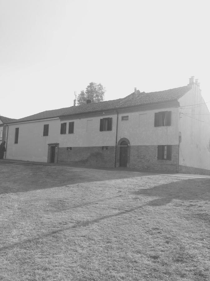 Вілла Cascina Maina Діано-д'Альба Екстер'єр фото